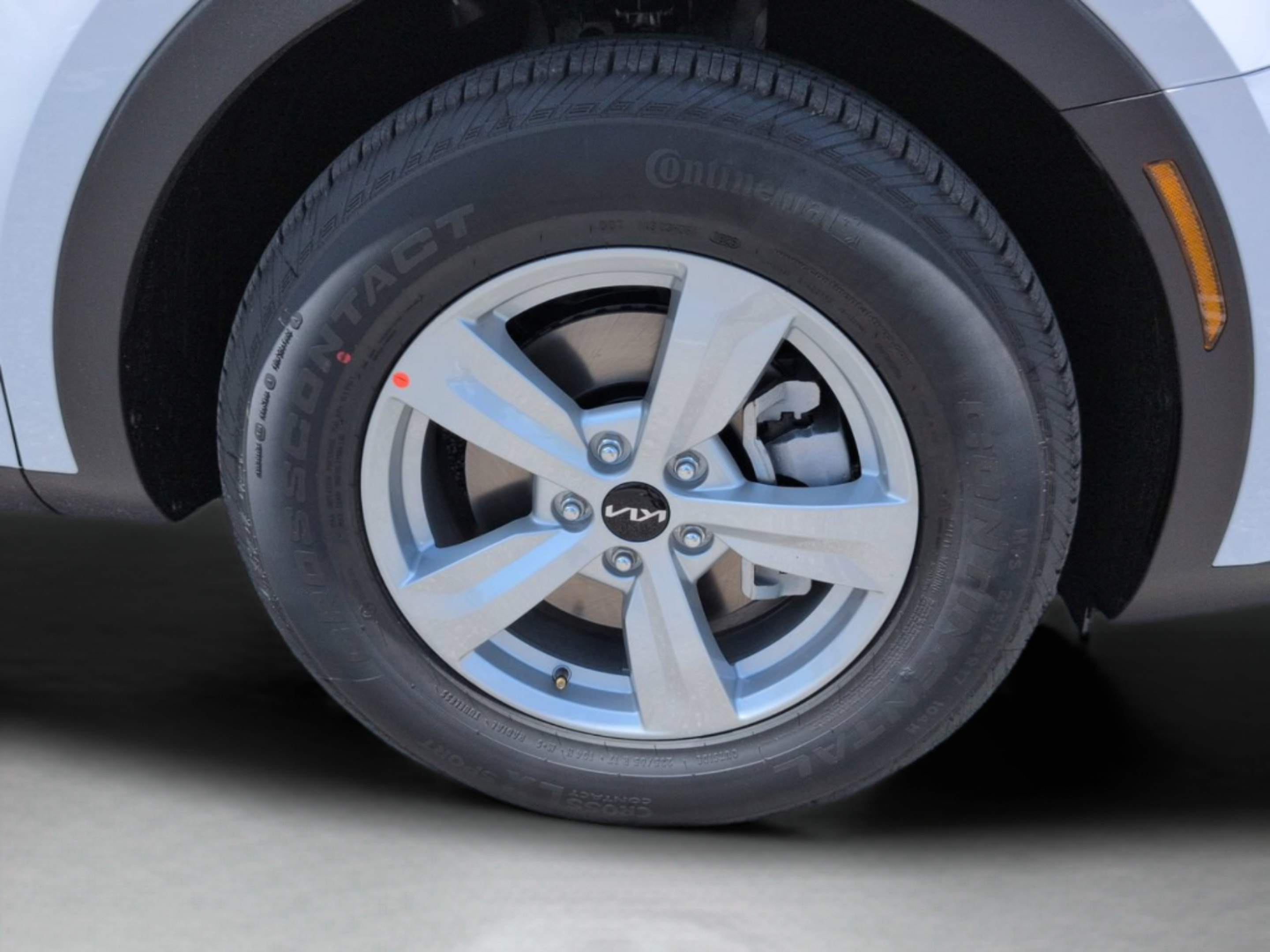 New 2026 Kia Sorento LX FWD image 24