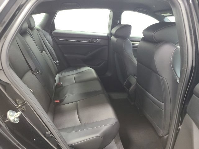 Used 2018 Honda Accord Sport image 12