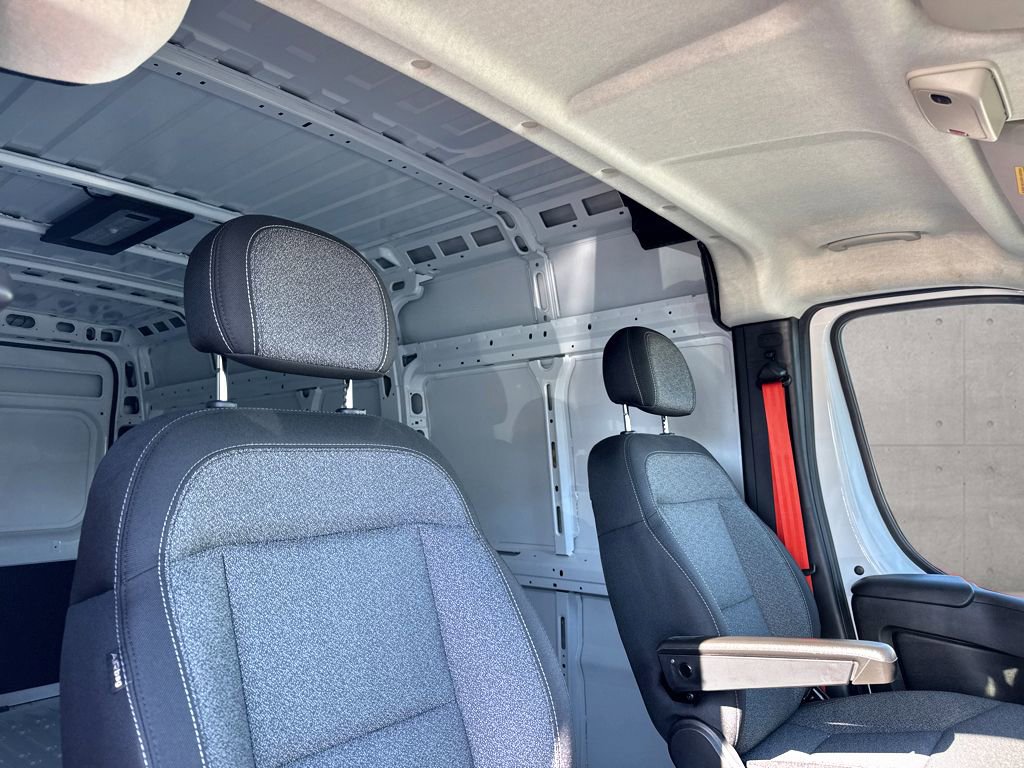 Used 2025 RAM ProMaster 2500 w/ Convenience Group image 7
