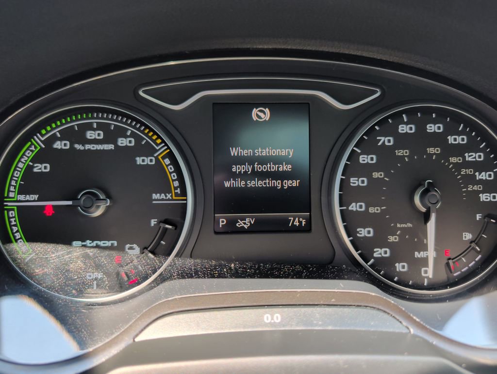 Used 2017 Audi A3 e-tron Premium image 12