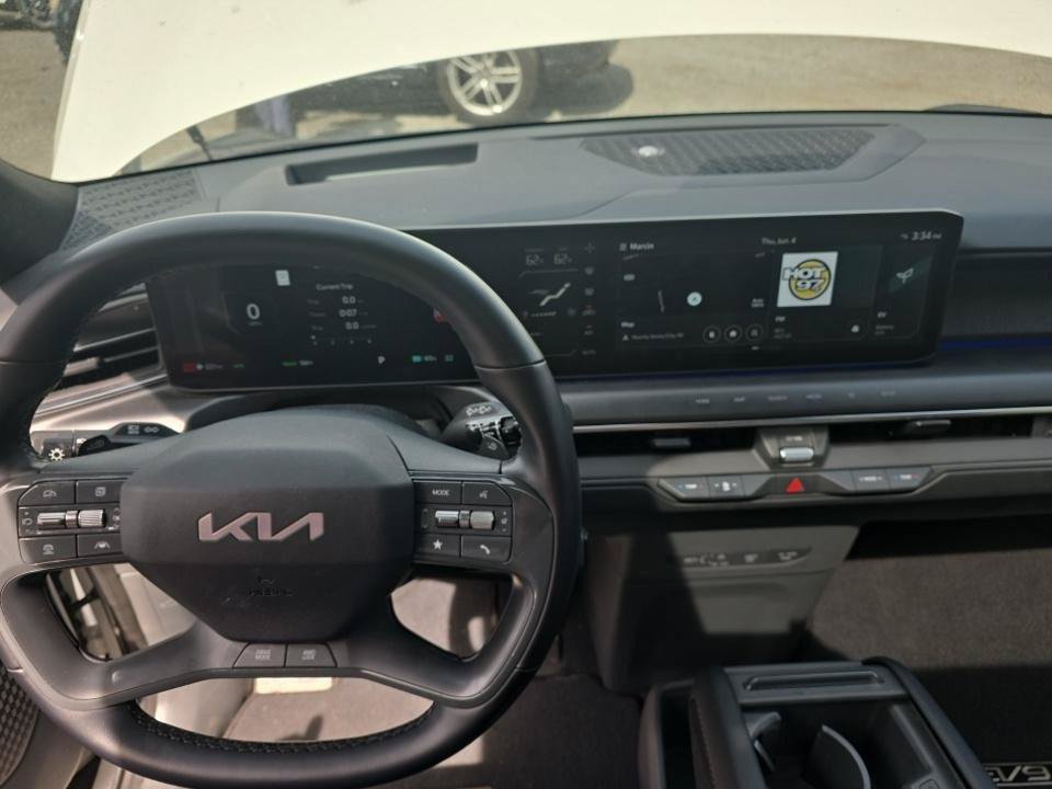 Certified 2024 Kia EV9 GT-Line AWD/4WD image 11