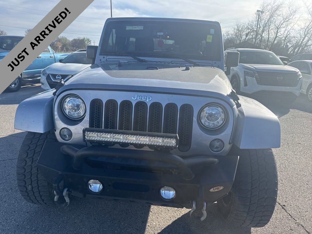 Used 2017 Jeep Wrangler Unlimited Rubicon w/ Connectivity Group image 2