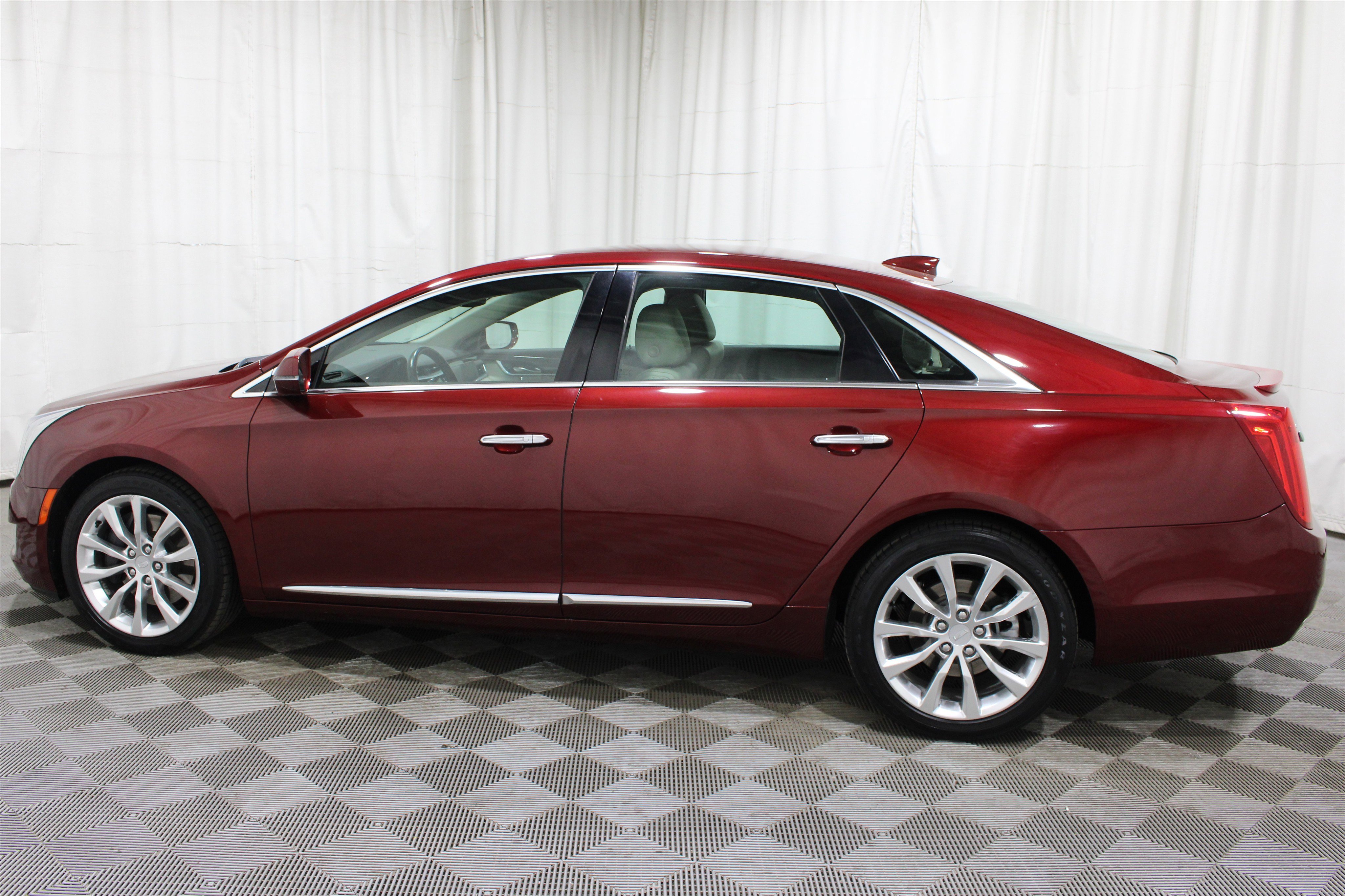 Used 2016 Cadillac XTS Luxury w/ Driver Awareness Package image 38