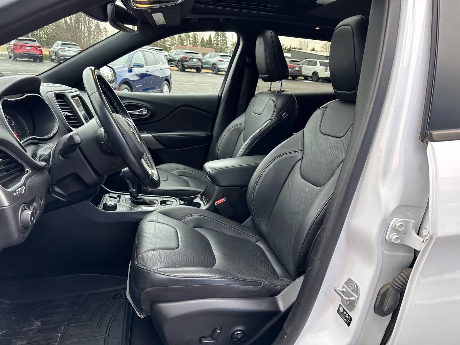 Used 2021 Jeep Cherokee Latitude Lux 80th Anniv w/ Quick Order Package 26U 80TH image 17