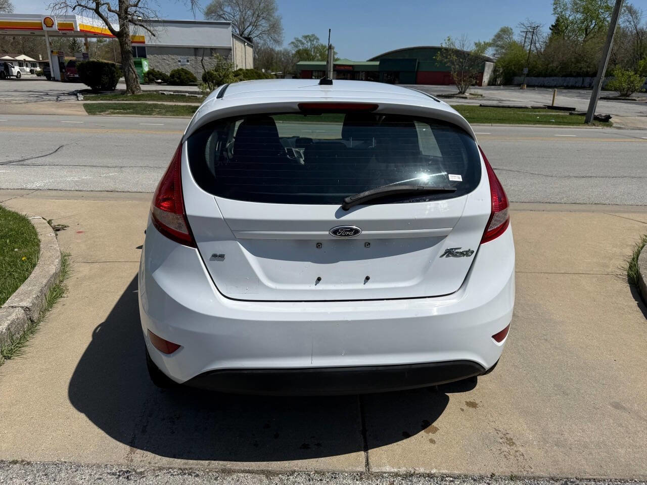 Used 2012 Ford Fiesta SE FWD image 8