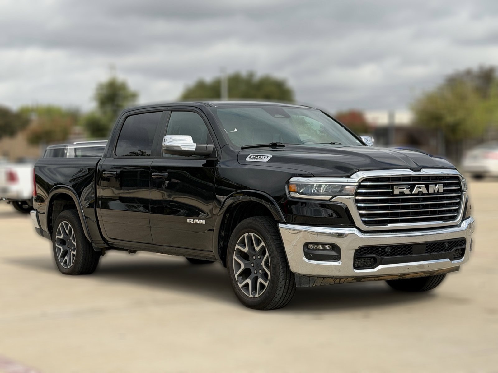Used 2026 RAM 1500 Laramie AWD/4WD image 5