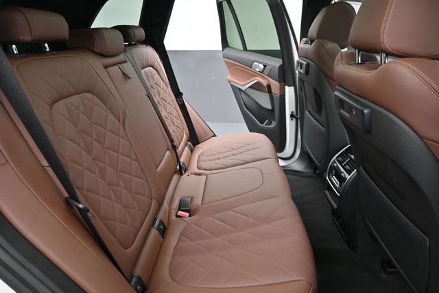 Used 2023 BMW X5 xDrive40i w/ Premium Package AWD/4WD image 22