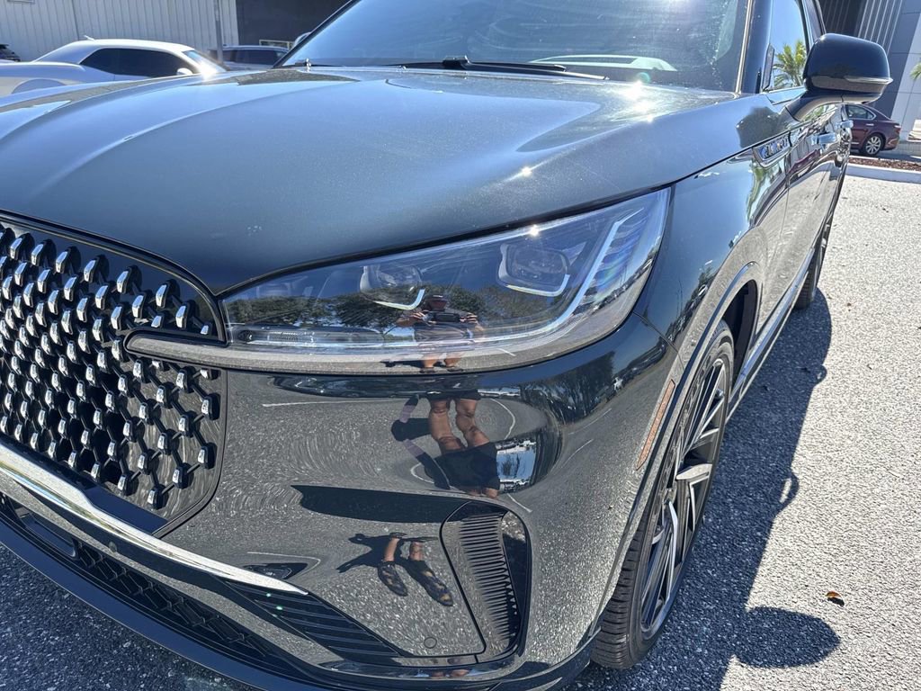 New 2025 Lincoln Aviator Black Label image 9