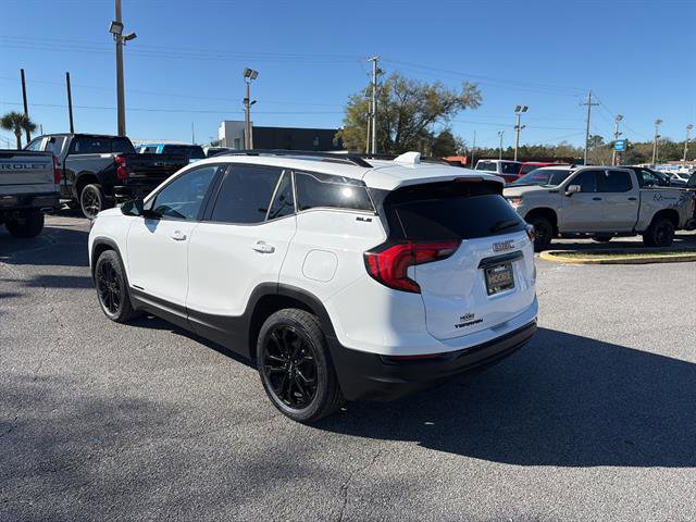 Used 2021 GMC Terrain SLE w/ Driver Convenience Package FWD image 5