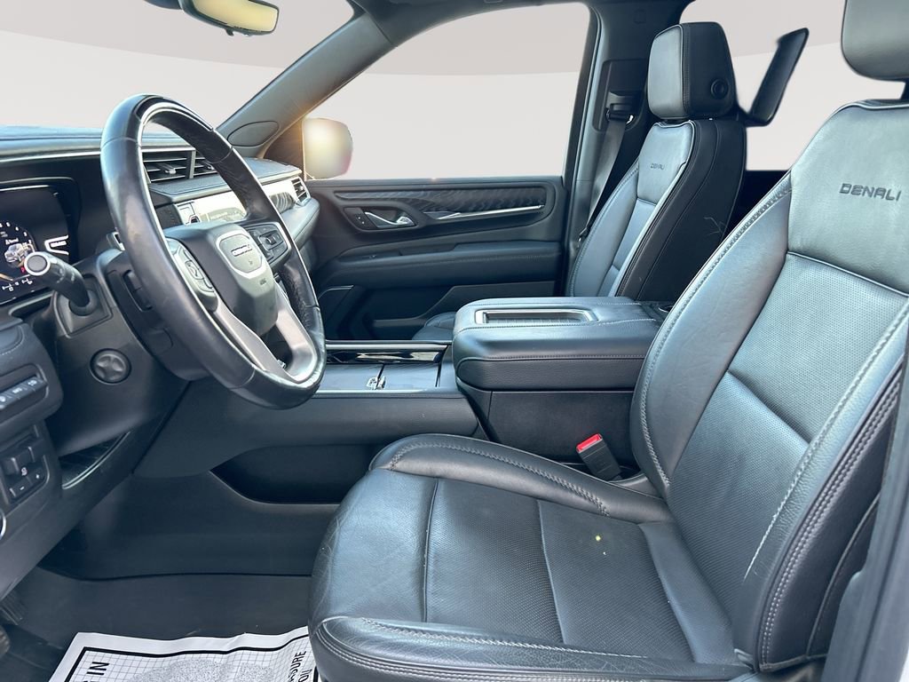 Used 2023 GMC Yukon XL Denali w/ Advanced Technology Package AWD/4WD image 25