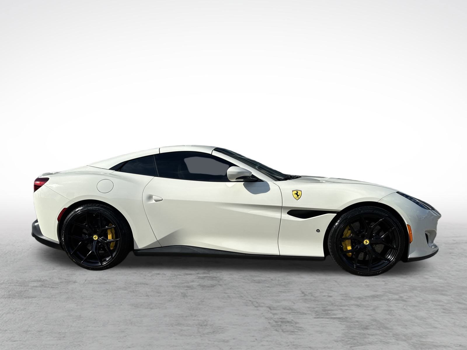 Used 2019 Ferrari Portofino image 10
