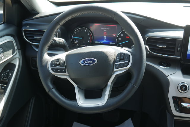 Used 2023 Ford Explorer XLT w/ Equipment Group 202A AWD/4WD image 18