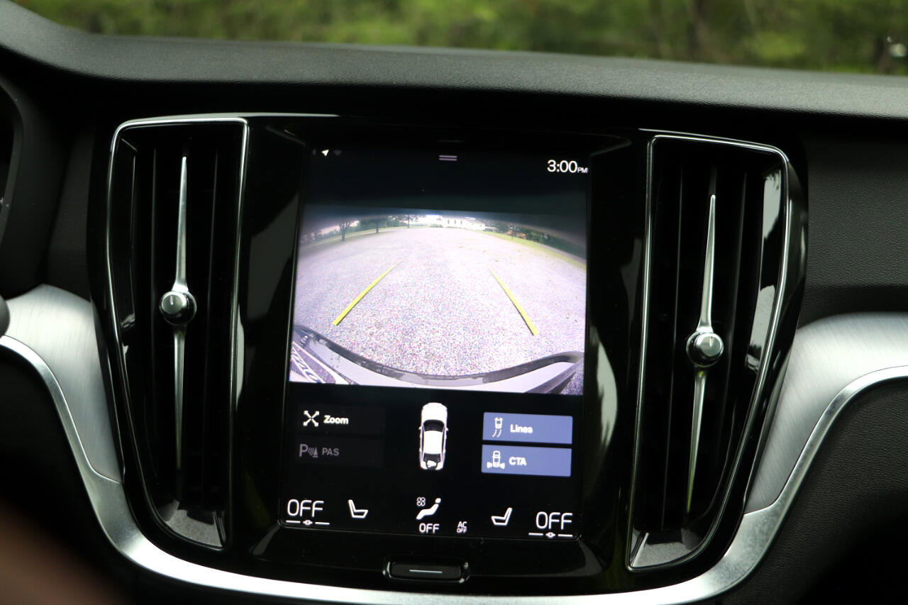 Used 2019 Volvo S60 T6 Momentum w/ Premium Package image 22