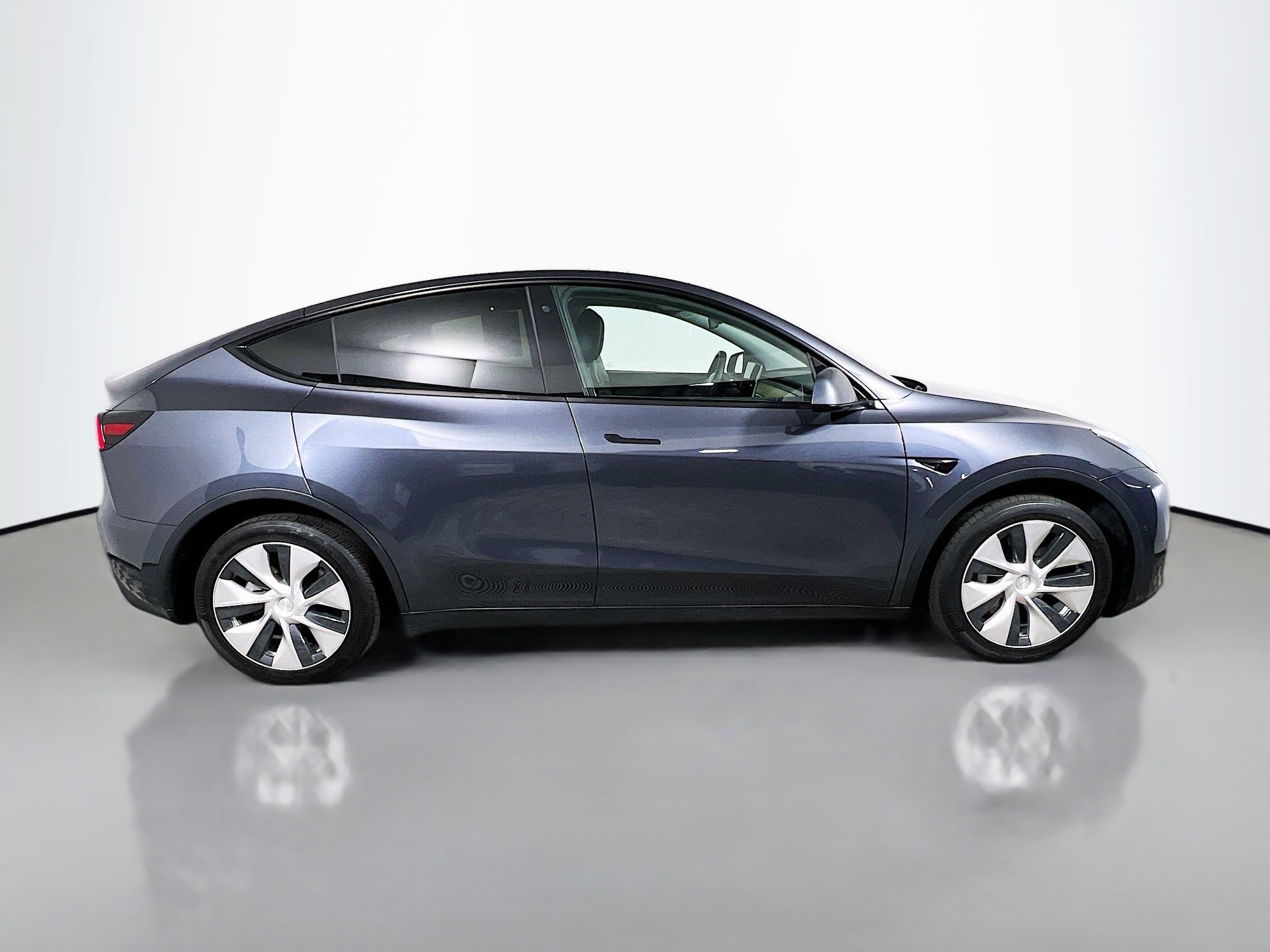 Used 2020 Tesla Model Y Long Range image 3