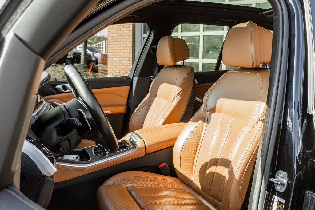 Used 2020 BMW X5 M50i image 6