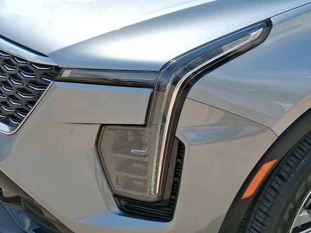 Used 2025 Cadillac XT4 Premium Luxury image 7