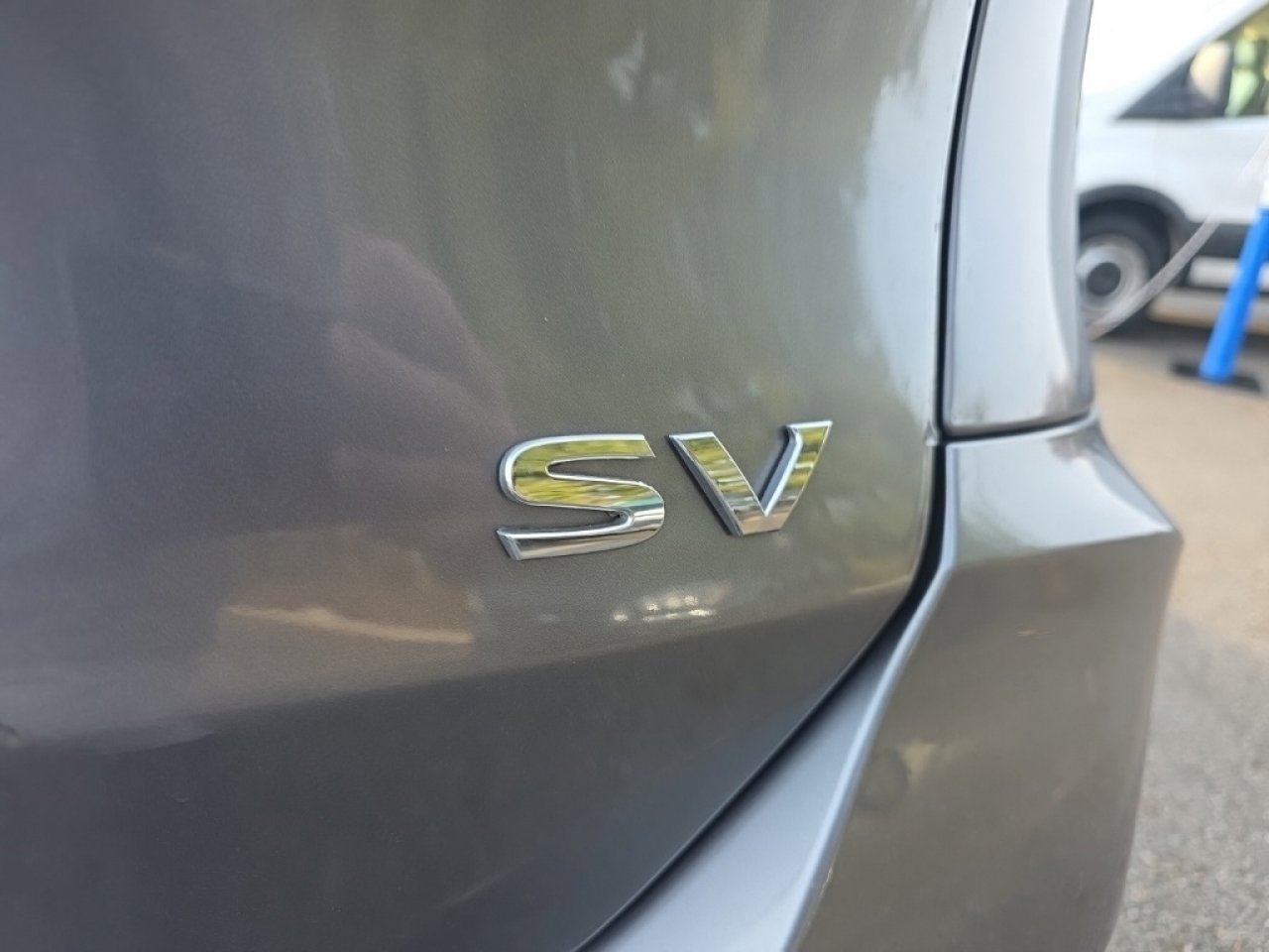Used 2019 Nissan Rogue SV image 17