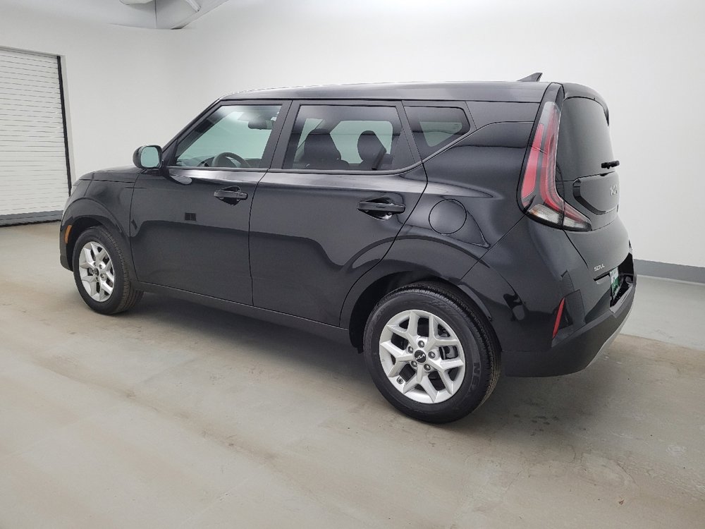 Used 2025 Kia Soul LX FWD image 3