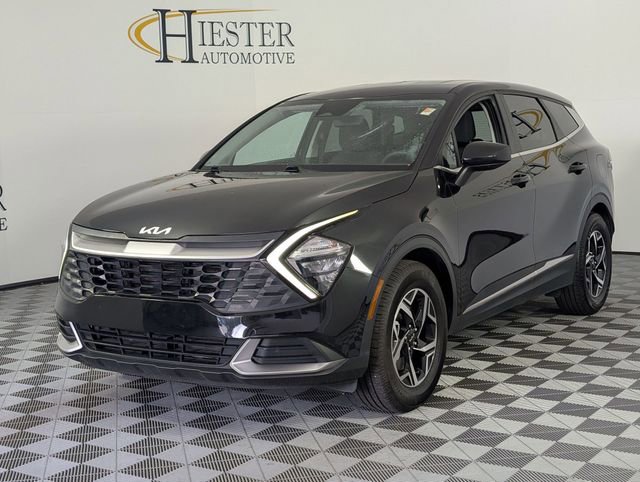 Used 2023 Kia Sportage LX image 4
