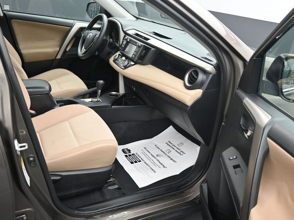 Used 2015 Toyota RAV4 XLE image 14