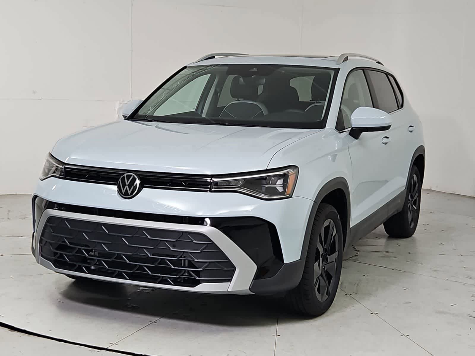 New 2026 Volkswagen Taos SE FWD video 1
