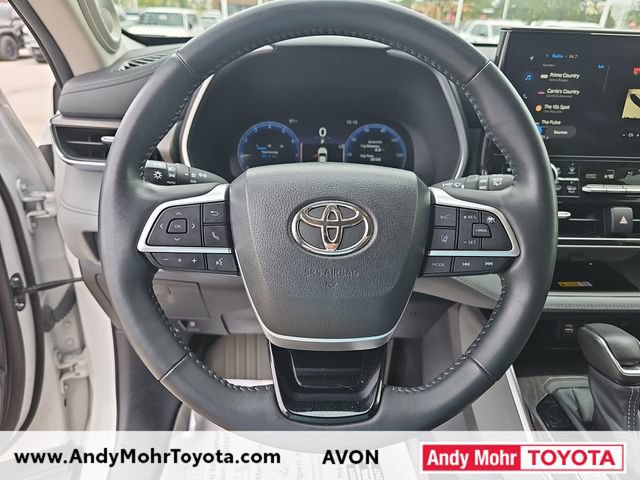 Used 2023 Toyota Highlander Limited AWD/4WD image 16