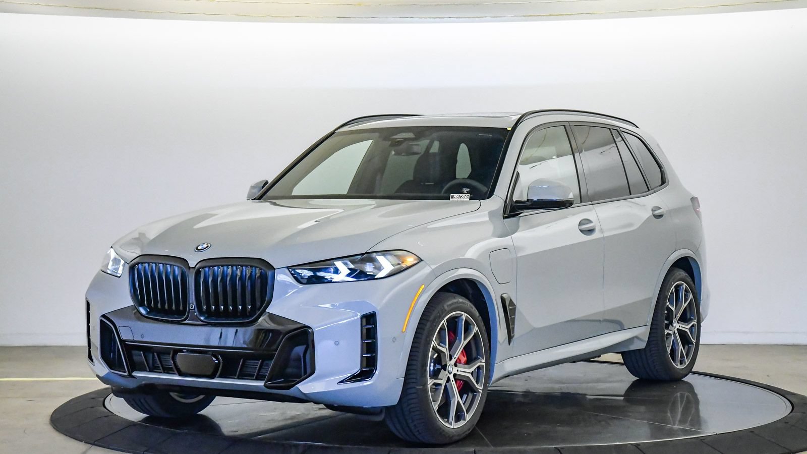 New 2026 BMW X5 xDrive50e w/ M Sport Package AWD/4WD image 1