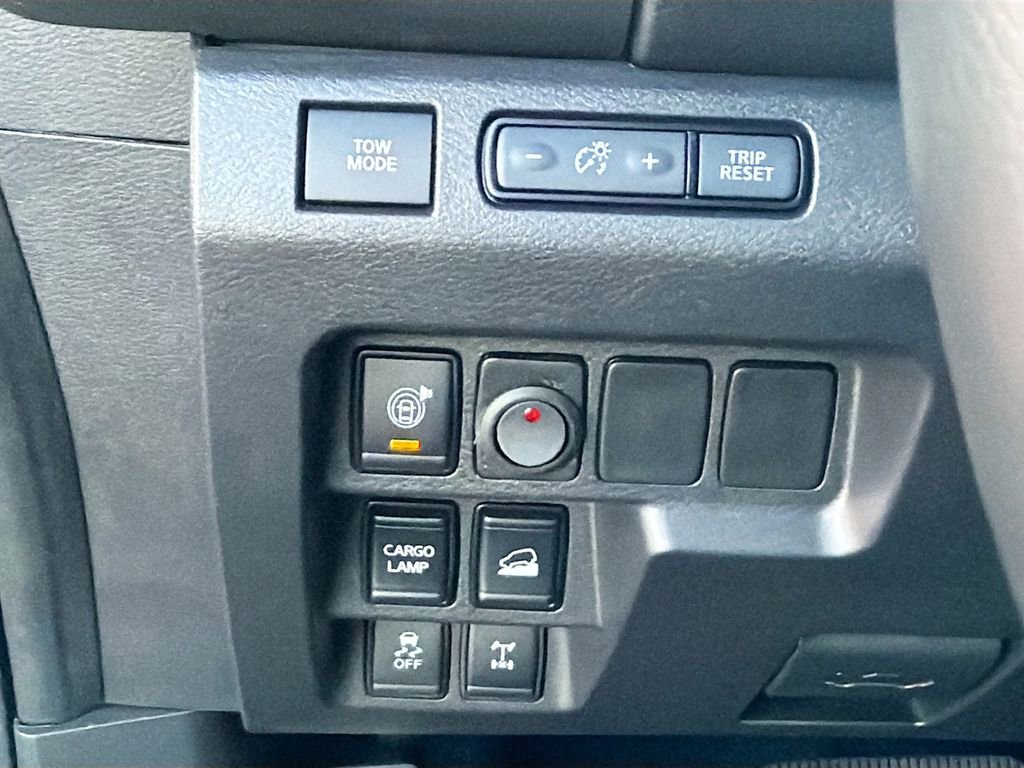 Used 2024 Nissan Frontier PRO-4X w/ Technology Package image 32