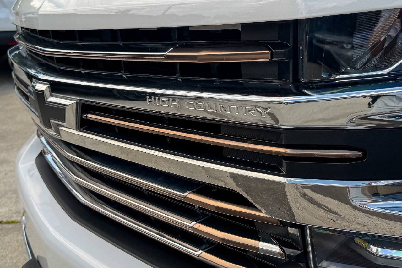 Used 2022 Chevrolet Silverado 1500 High Country w/ LPO, Dark Essentials Package AWD/4WD image 9