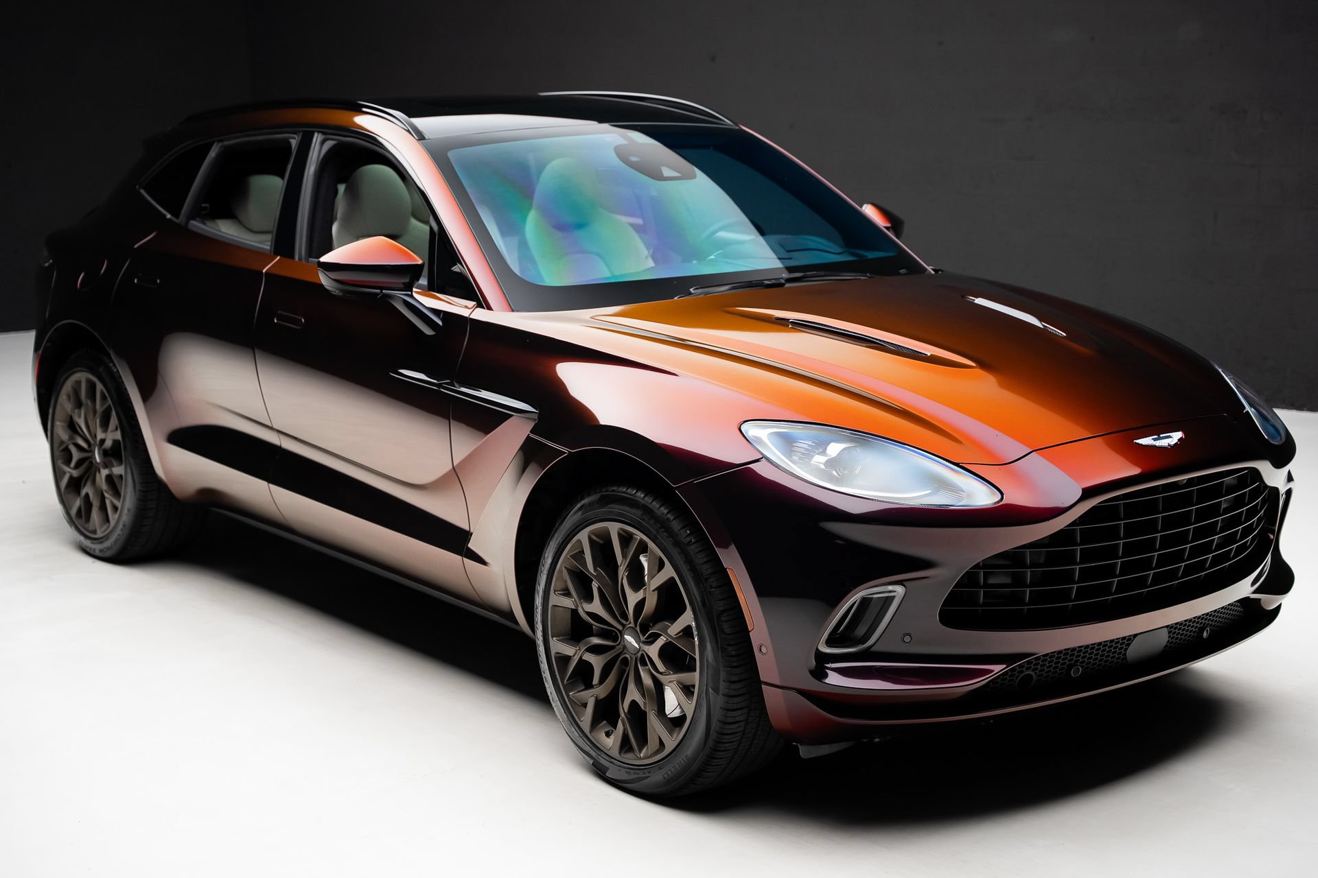 Used 2023 Aston Martin DBX AWD/4WD image 39