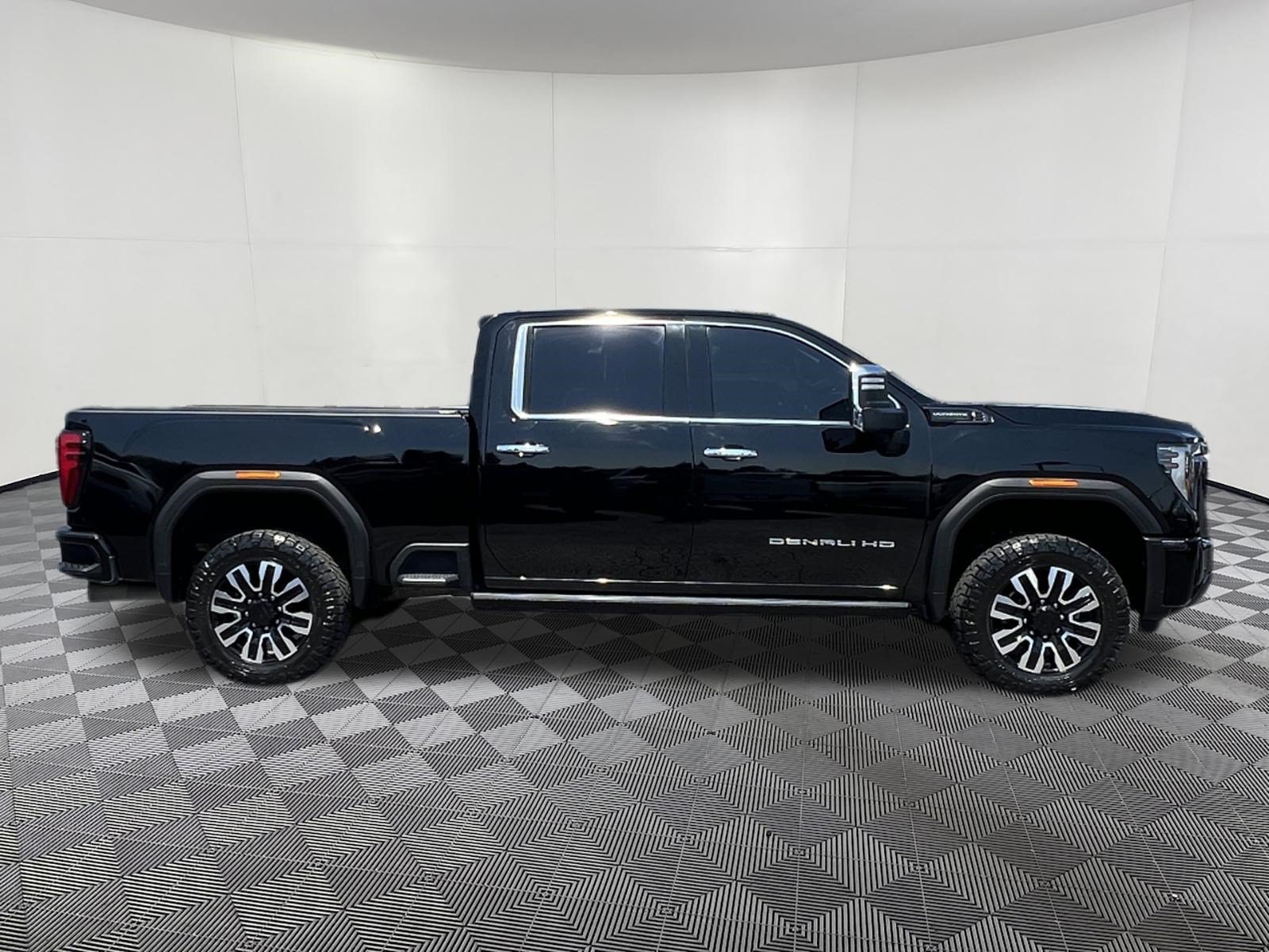 Used 2024 GMC Sierra 2500 Denali Ultimate w/ Max Trailering Package AWD/4WD image 7