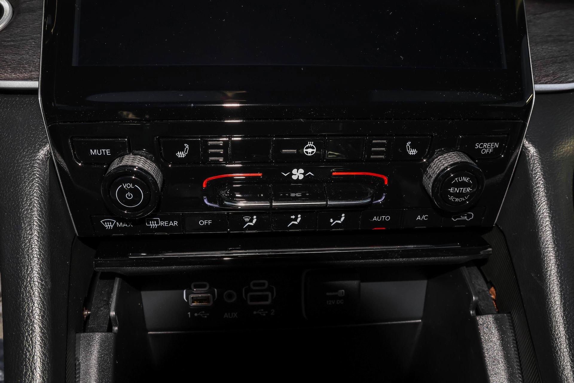 New 2025 Jeep Grand Cherokee Limited w/ Black Appearance Package image 18