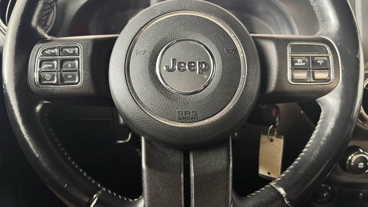 Used 2012 Jeep Wrangler Unlimited Sport AWD/4WD image 16