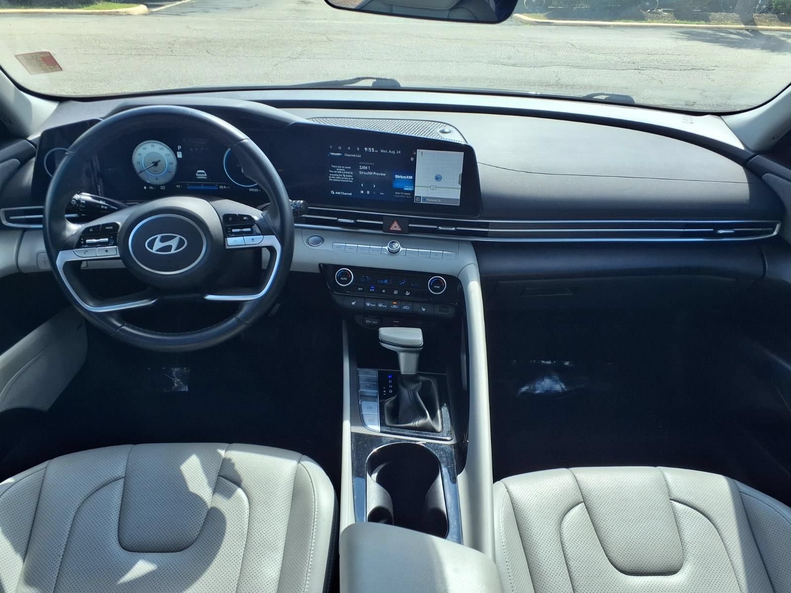 Used 2024 Hyundai Elantra Limited FWD image 3