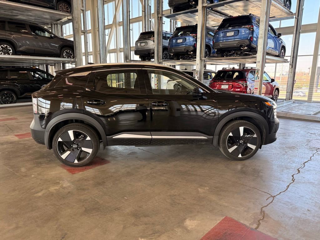 Used 2025 Nissan Kicks SR w/ SR Premium Package image 2