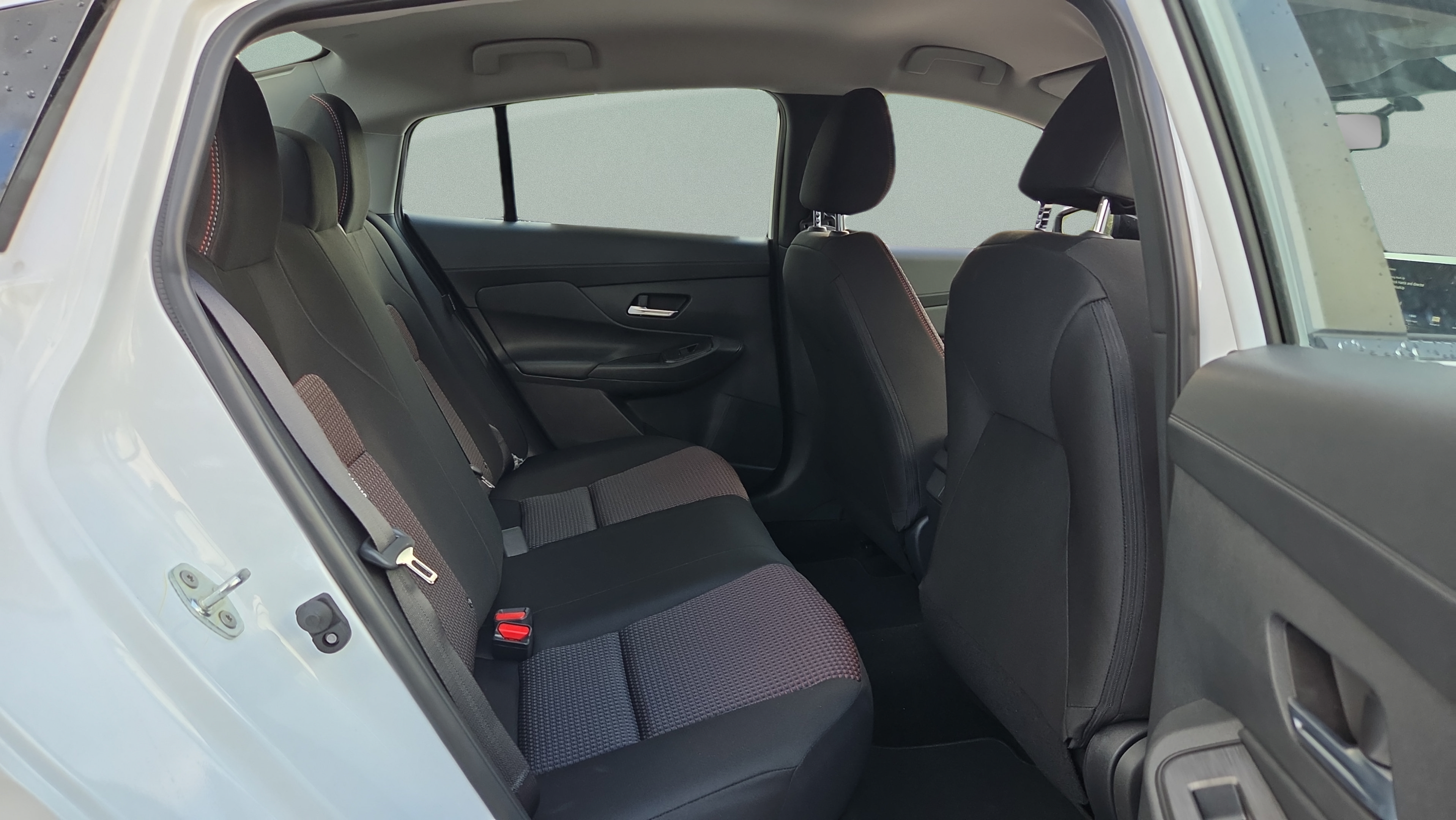 New 2027 Nissan Sentra SR w/ Floor Mat Package FWD image 14