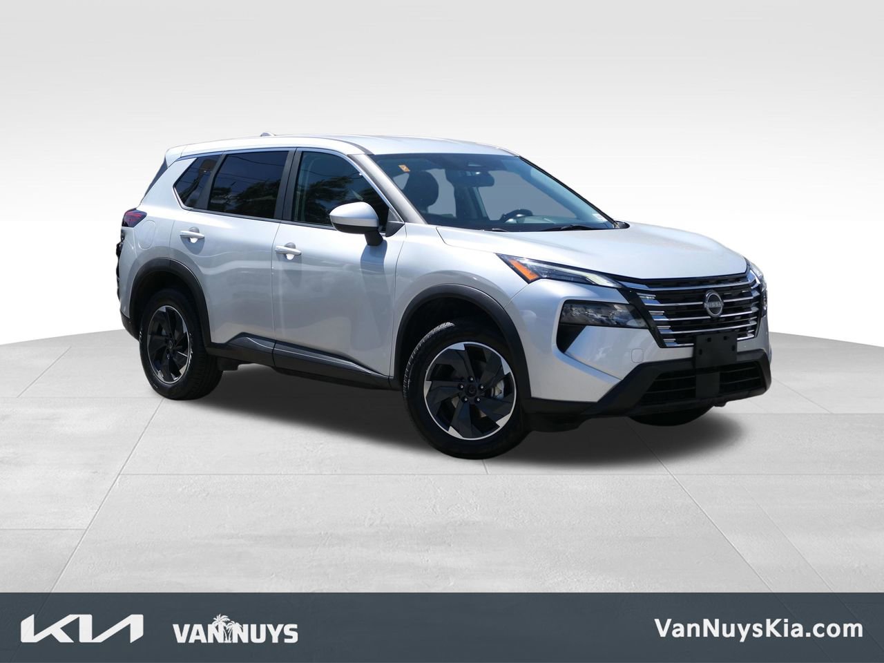 Used 2024 Nissan Rogue SV FWD image 1