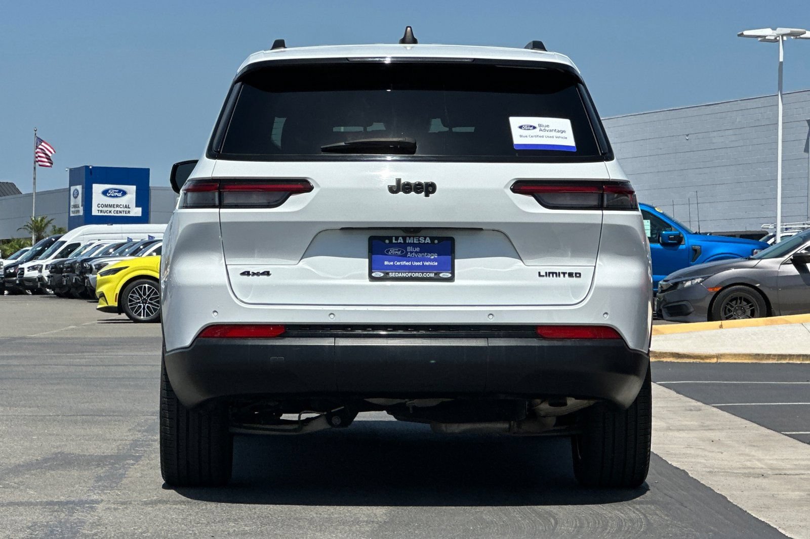 Used 2024 Jeep Grand Cherokee L Limited w/ Black Appearance Package AWD/4WD image 4