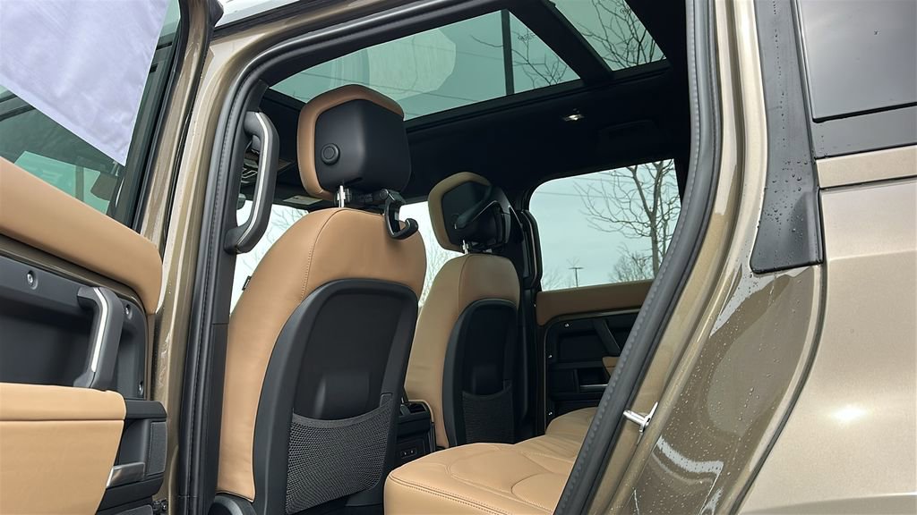 New 2026 Land Rover Defender 110 X-Dynamic SE image 22