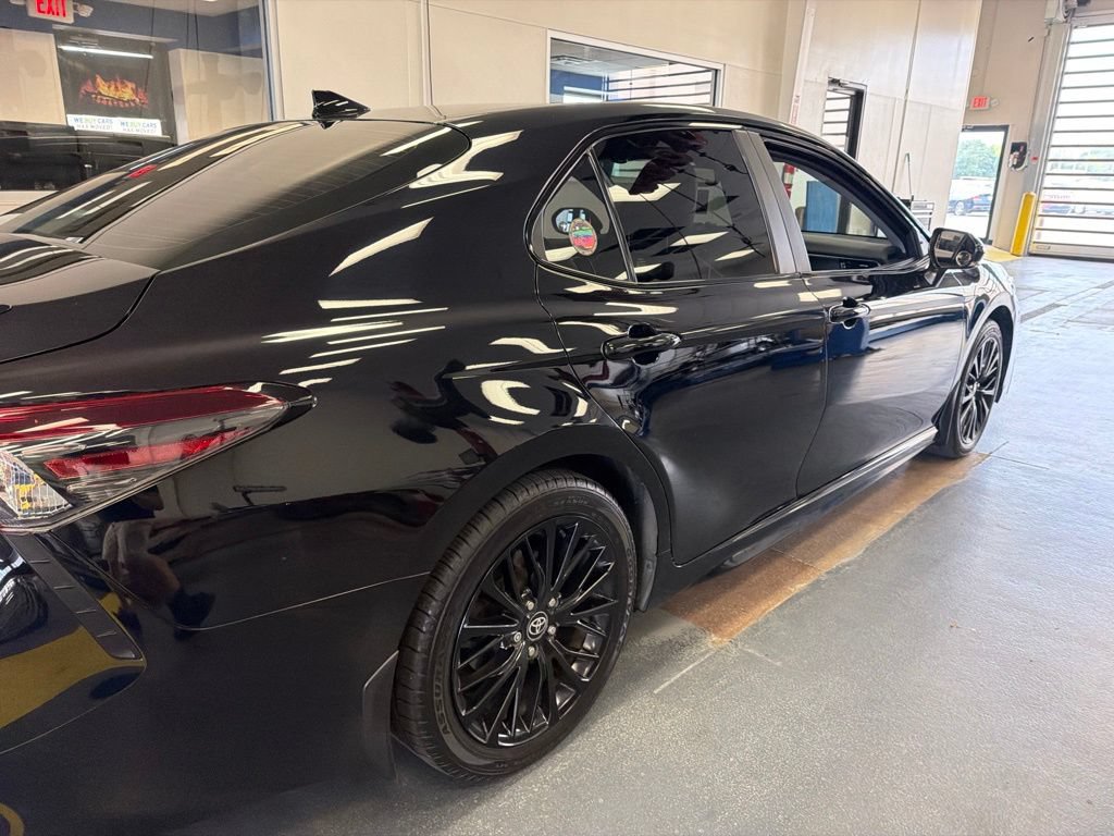 Used 2022 Toyota Camry SE w/ Convenience Package FWD image 5