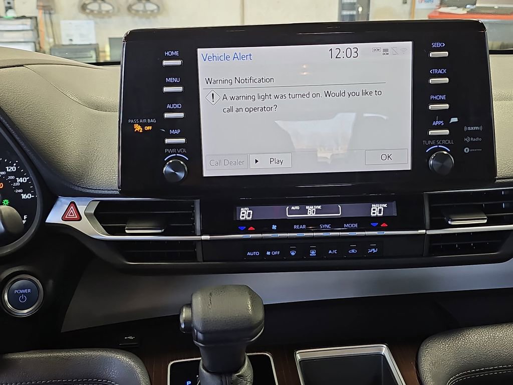 Used 2024 Toyota Sienna LE image 19