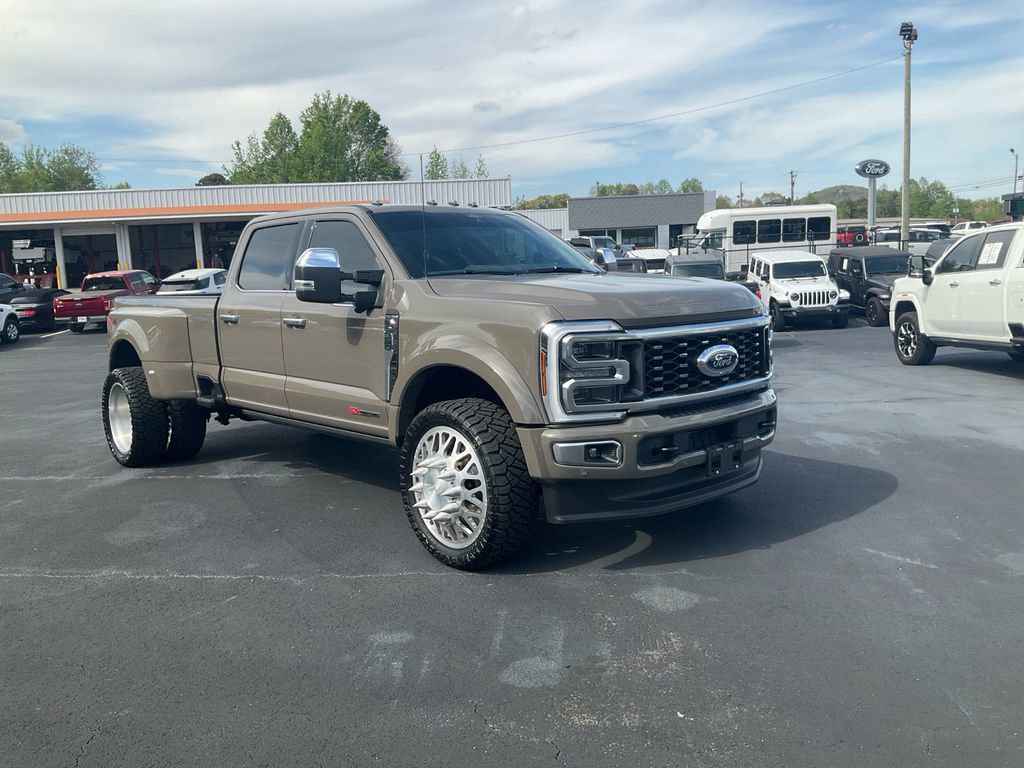 Used 2026 Ford F450 Platinum w/ Platinum Plus Package image 3