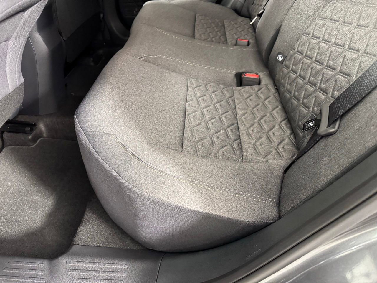 Used 2025 Nissan Kicks SV image 25