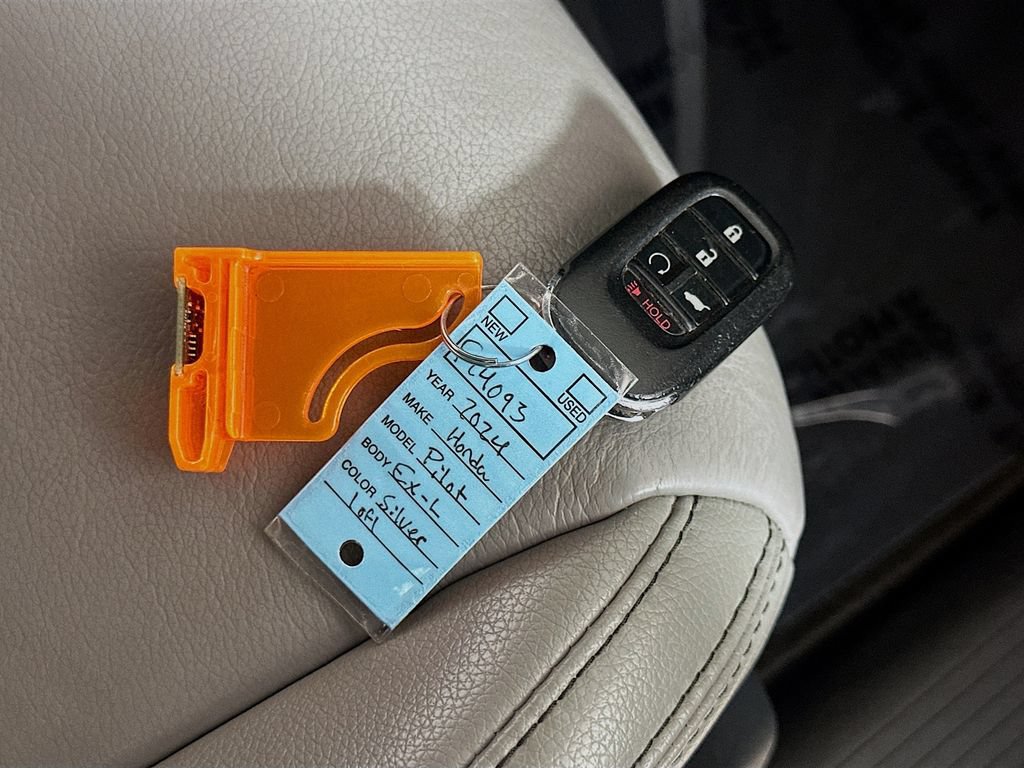 Used 2024 Honda Pilot EX-L image 37