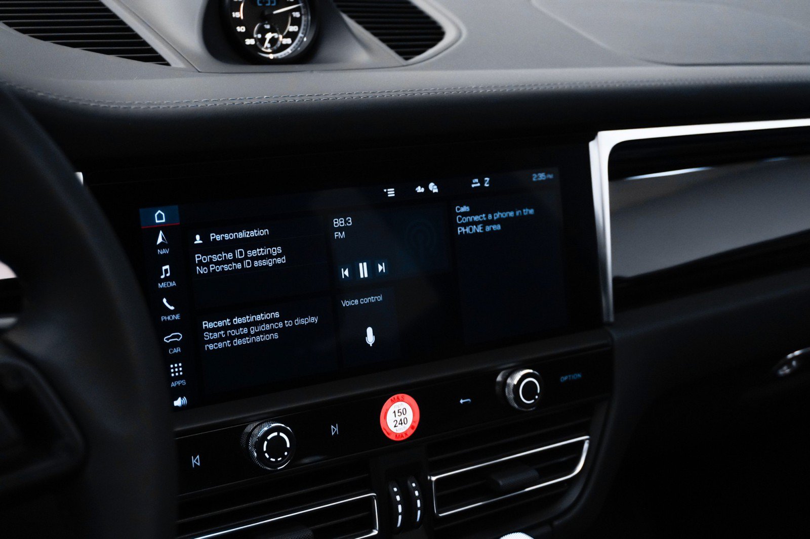 Certified 2023 Porsche Macan Turbo AWD/4WD image 22
