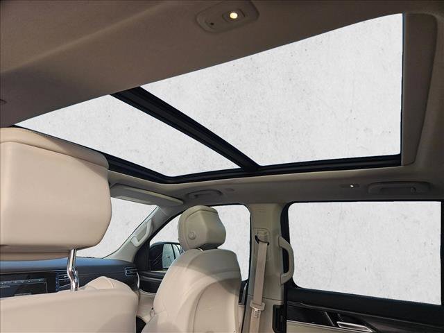 Used 2023 Jeep Wagoneer L Series III w/ Premium Group I image 14