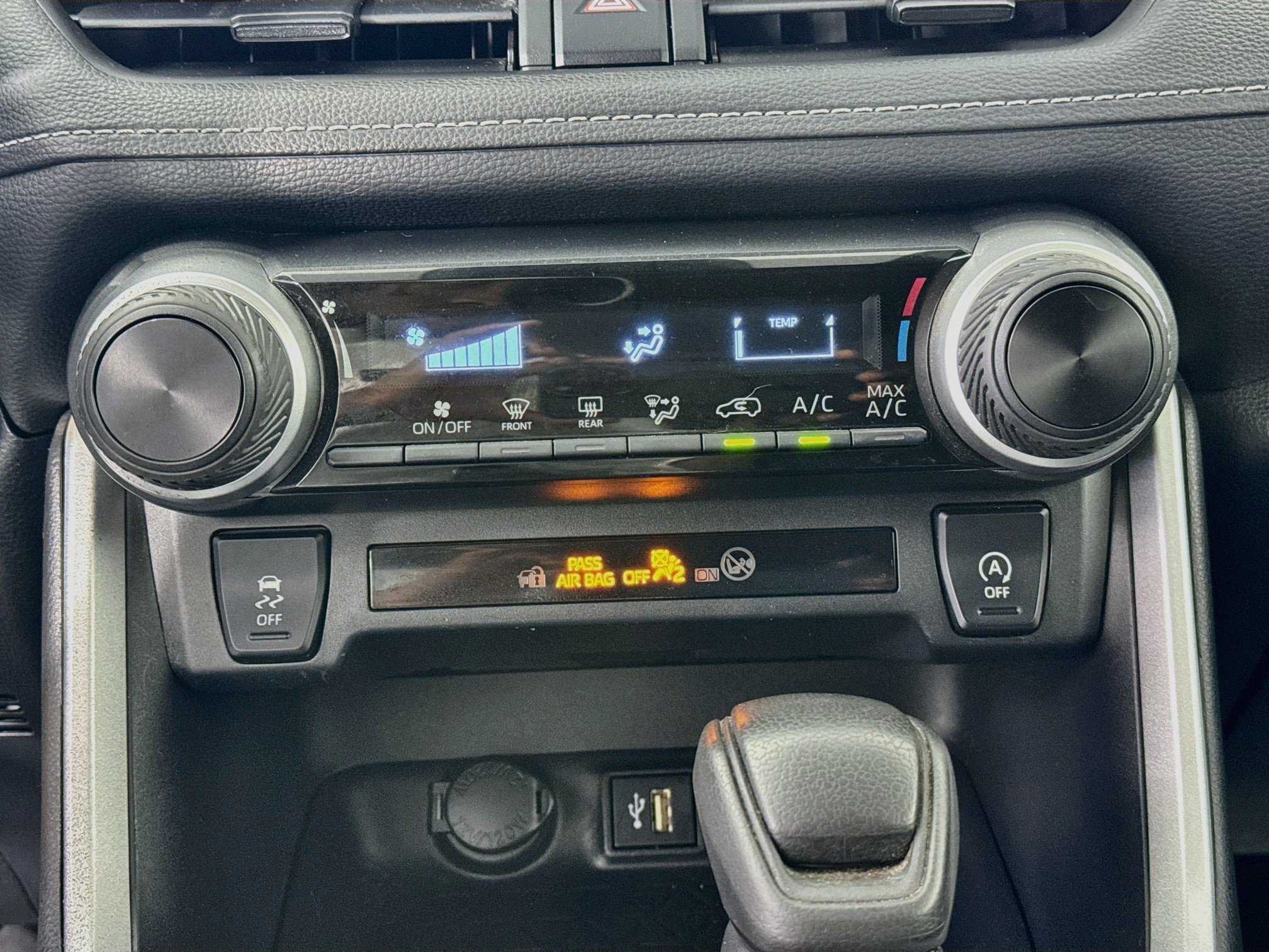 Certified 2024 Toyota RAV4 LE AWD/4WD image 15