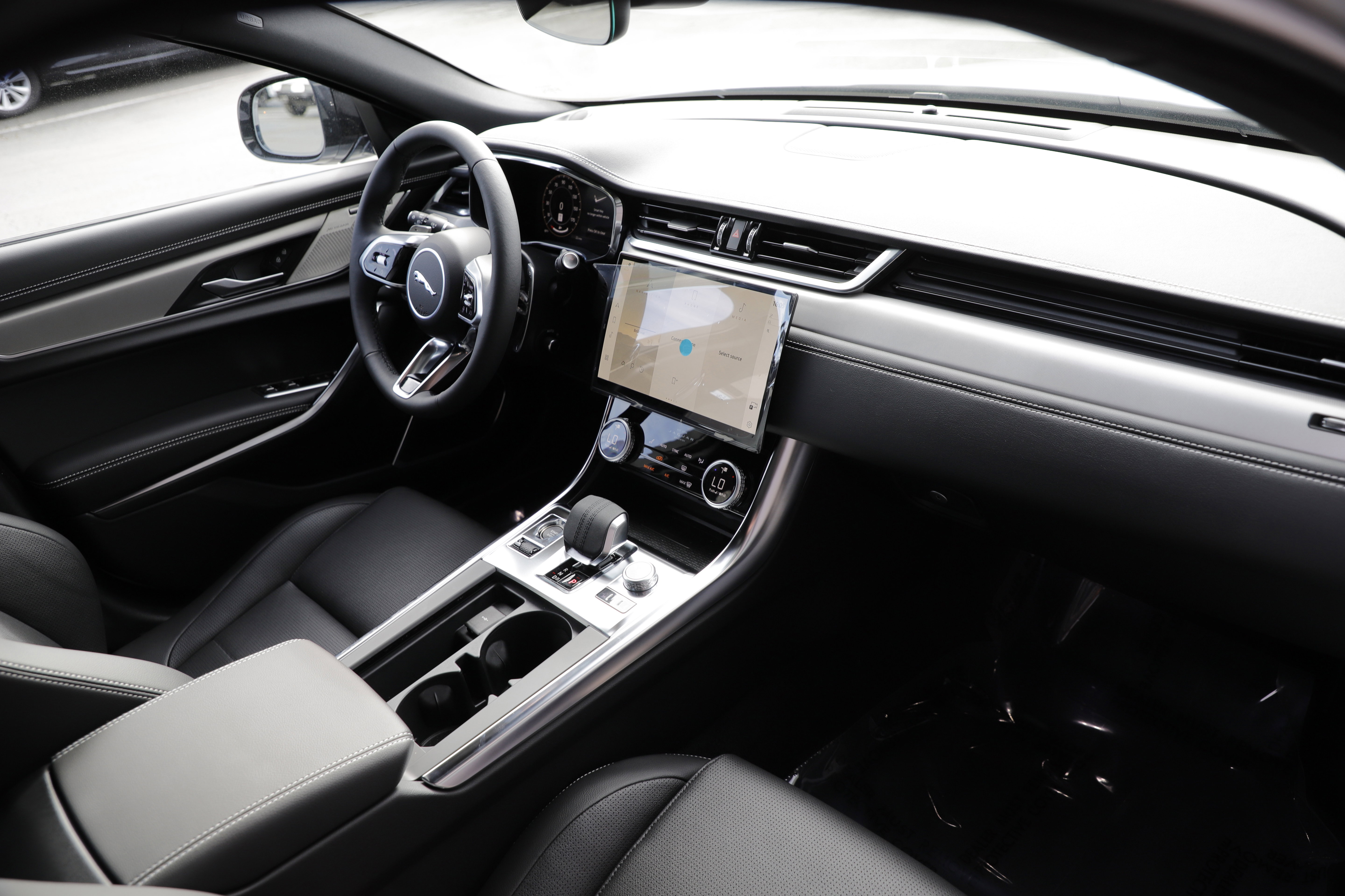 New 2024 Jaguar XF R-Dynamic SE image 12