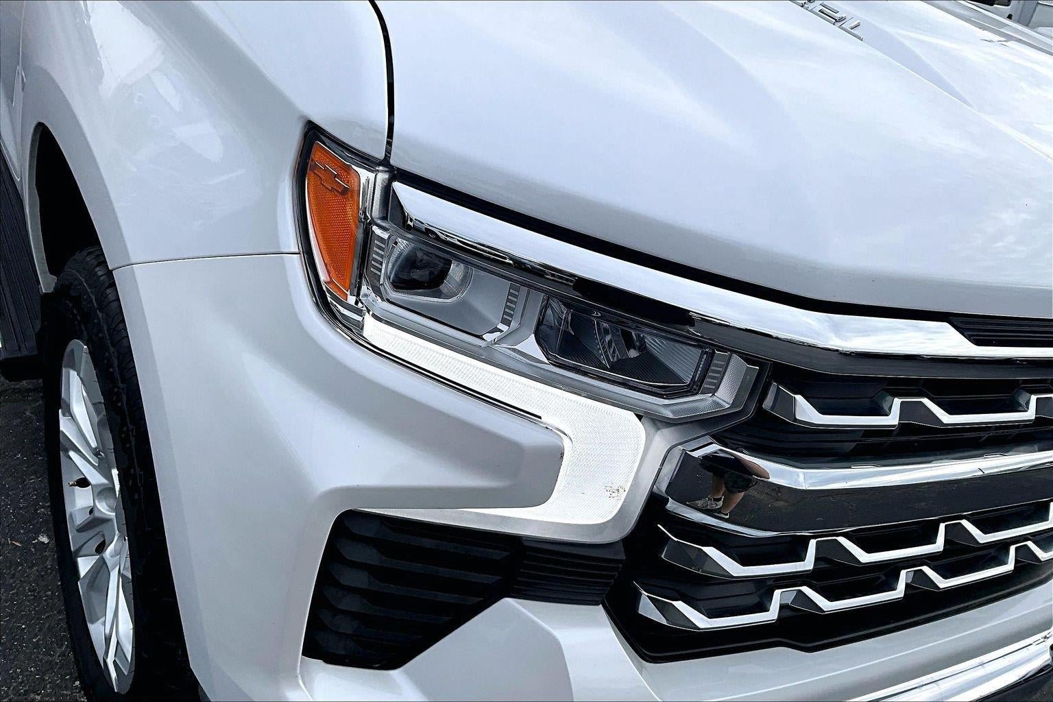 Used 2023 Chevrolet Silverado 1500 LTZ w/ LTZ Premium Package AWD/4WD image 27