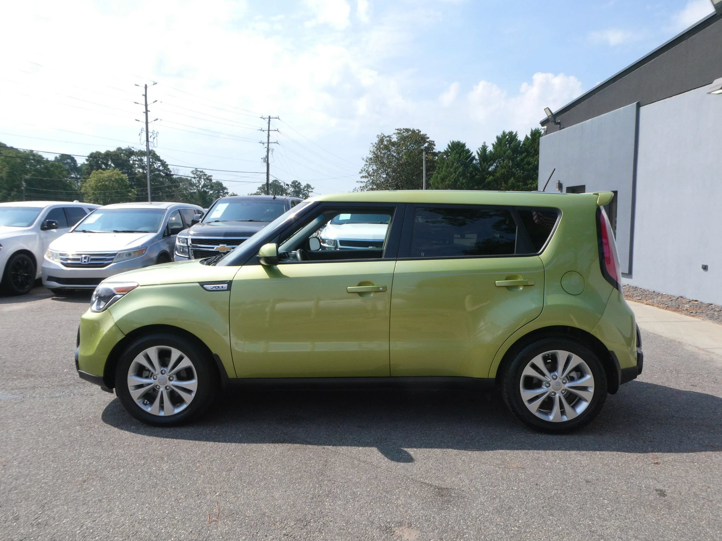 Used 2016 Kia Soul + FWD image 9